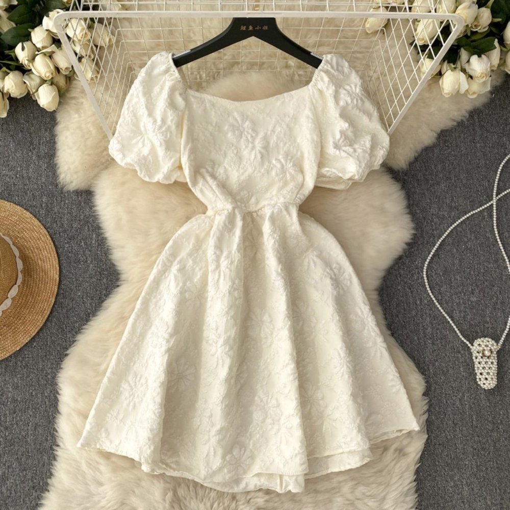 puff sleeve dress